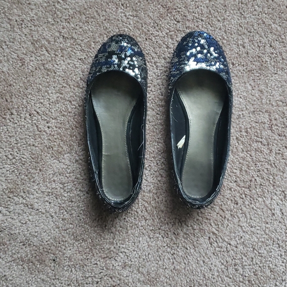 Size 6 unique sequined flats - Picture 1 of 7